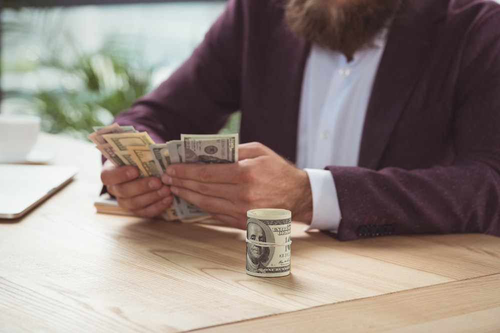L'impact des congés payés sur un salaire brut de 2400 euros net : Une étude comparative